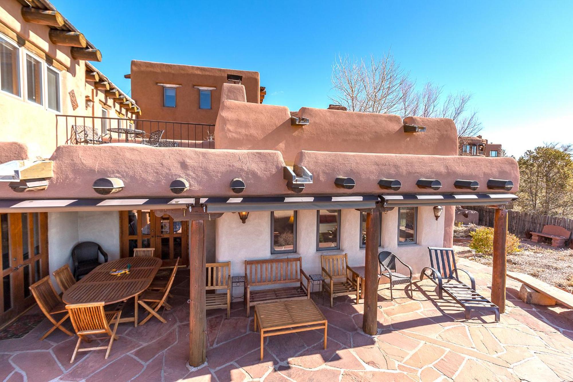 Views At Alma Compound Hébergement de vacances