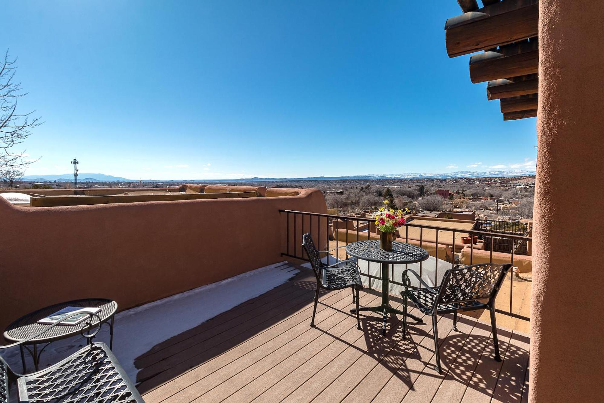 Views At Alma Compound Hébergement de vacances